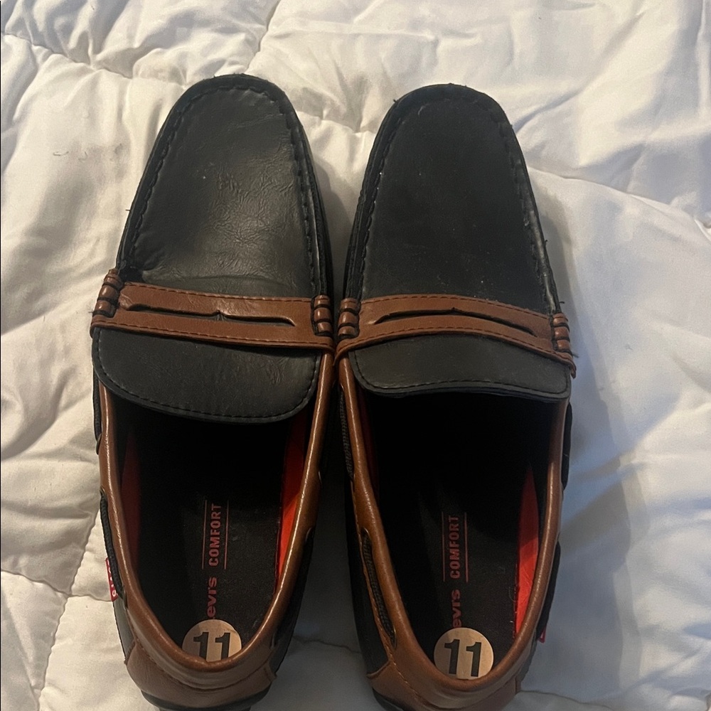 Levi's Men's Dual-Tone Loafers in Black and Brown